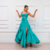 vestido con tajo - Imagen 3